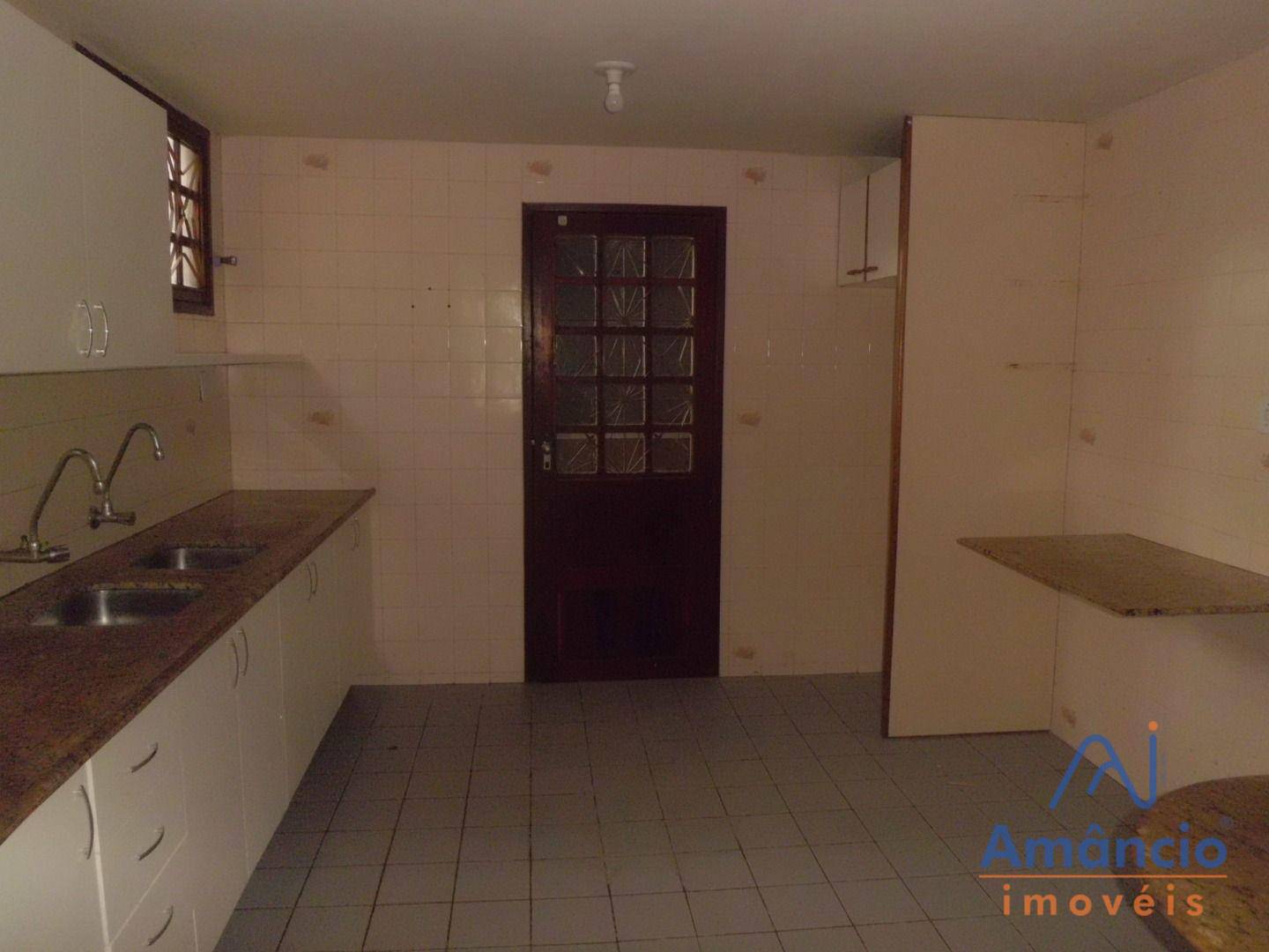 Casa para alugar com 4 quartos, 120m² - Foto 23