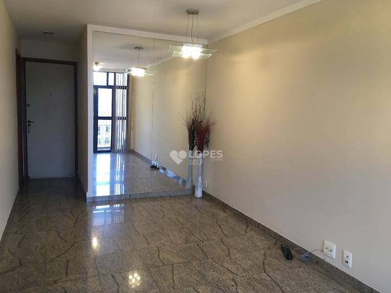 Apartamento à venda com 2 quartos, 67m² - Foto 2