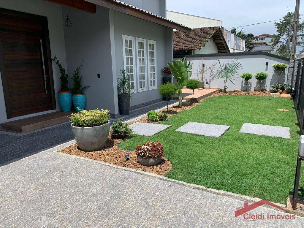 Casa à venda com 3 quartos, 320m² - Foto 27