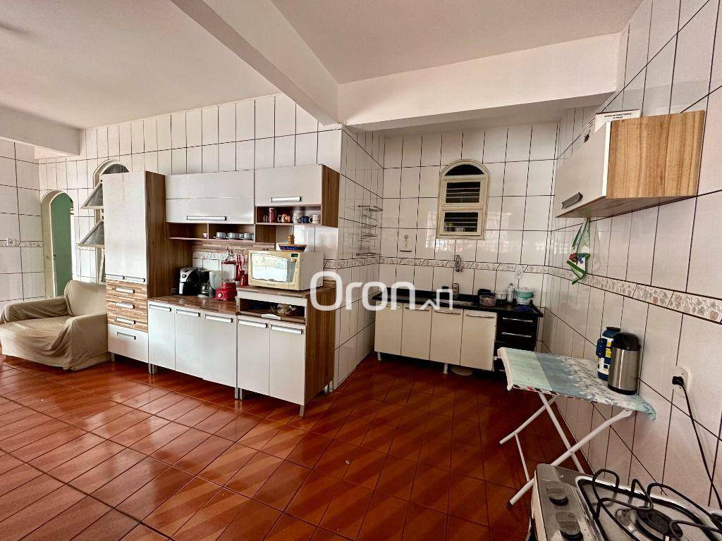 Casa à venda com 3 quartos, 214m² - Foto 5