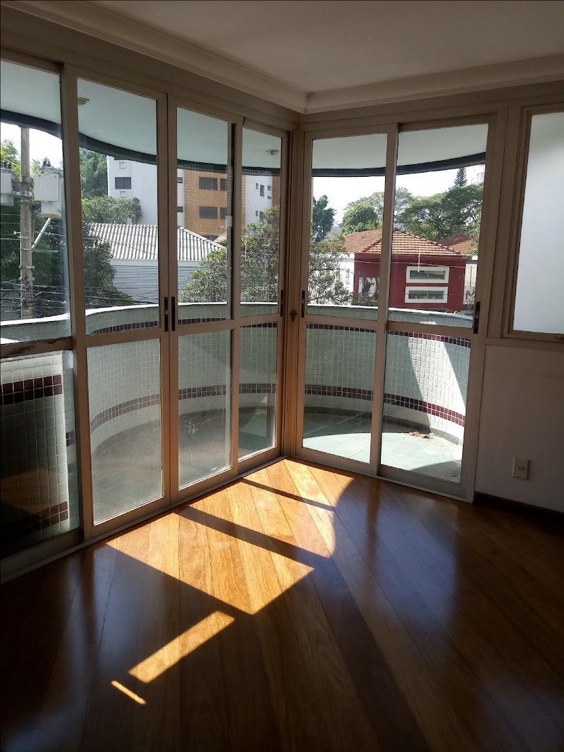 Apartamento para alugar com 3 quartos, 156m² - Foto 1