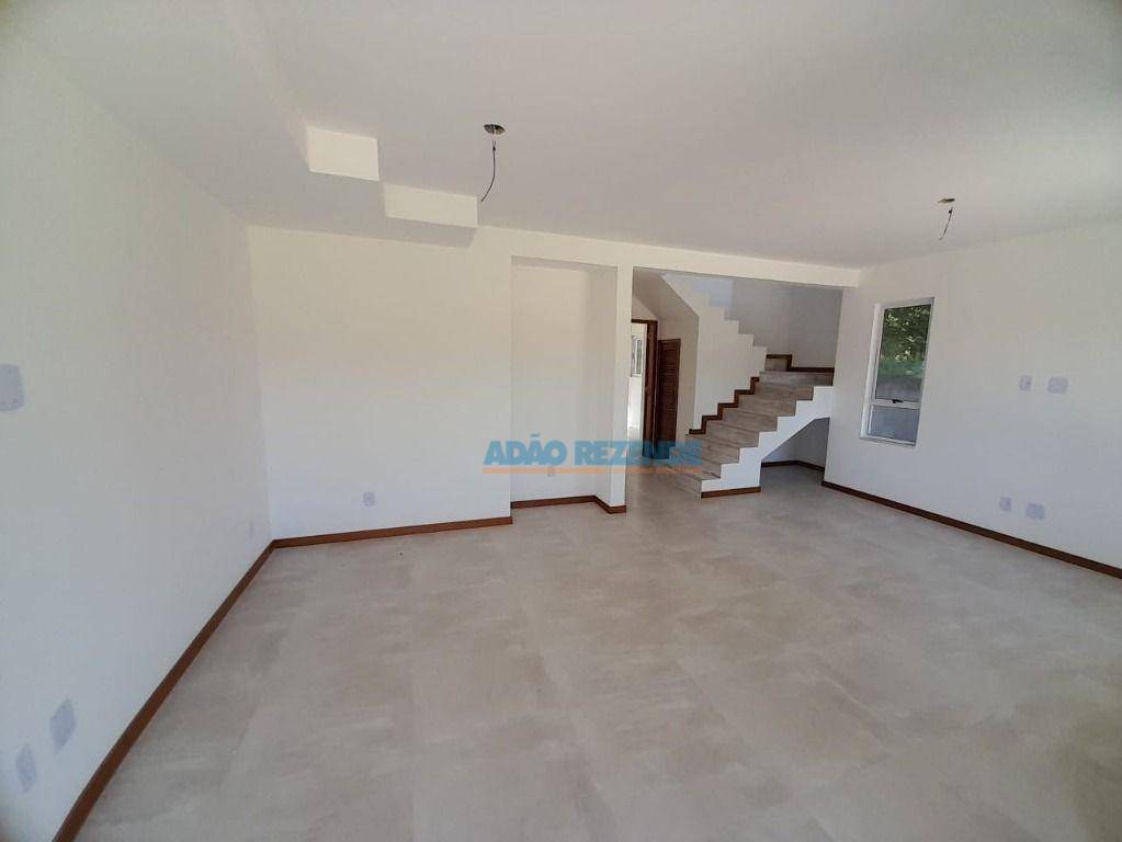 Casa de Condomínio à venda com 4 quartos, 150m² - Foto 4