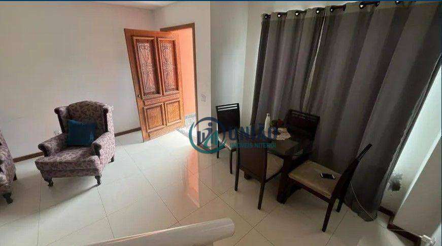 Casa à venda com 4 quartos, 200m² - Foto 5