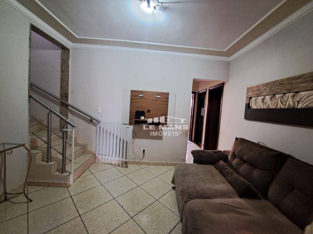 Casa, 3 quartos, 197 m² - Foto 1