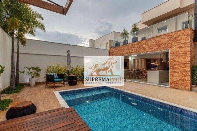 Casa de Condomínio à venda com 3 quartos, 241m² - Foto 1