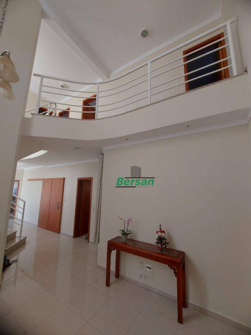 Casa de Condomínio à venda com 3 quartos, 238m² - Foto 2