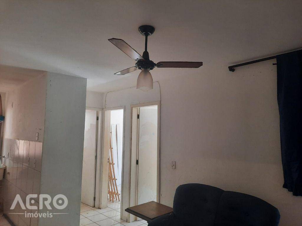 Apartamento à venda com 2 quartos, 52m² - Foto 2