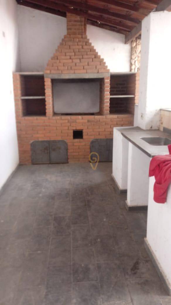 Casa à venda com 3 quartos, 240m² - Foto 8