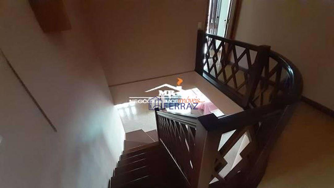 Casa, 4 quartos, 258 m² - Foto 32