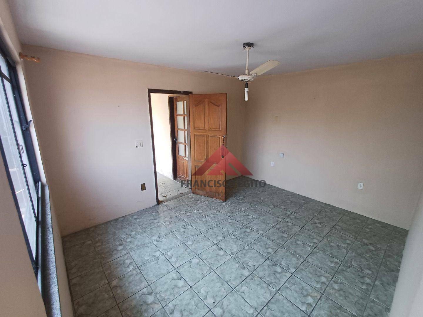 Casa à venda com 4 quartos, 108m² - Foto 30