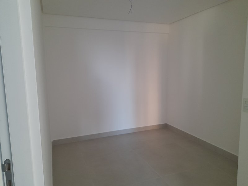 Apartamento à venda com 4 quartos, 200m² - Foto 15