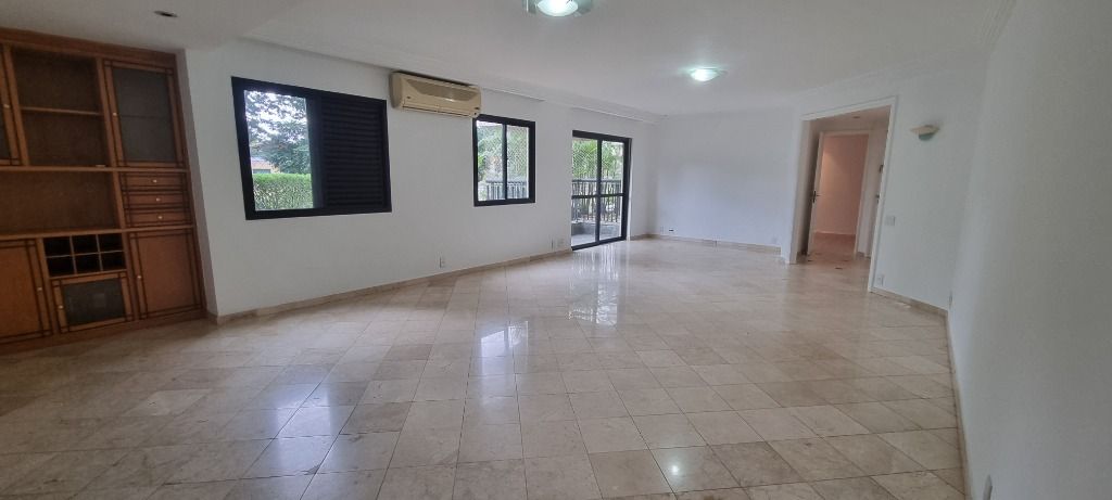 Apartamento à venda com 3 quartos, 230m² - Foto 2