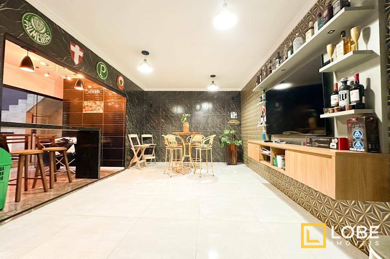 Casa à venda com 4 quartos, 198m² - Foto 4