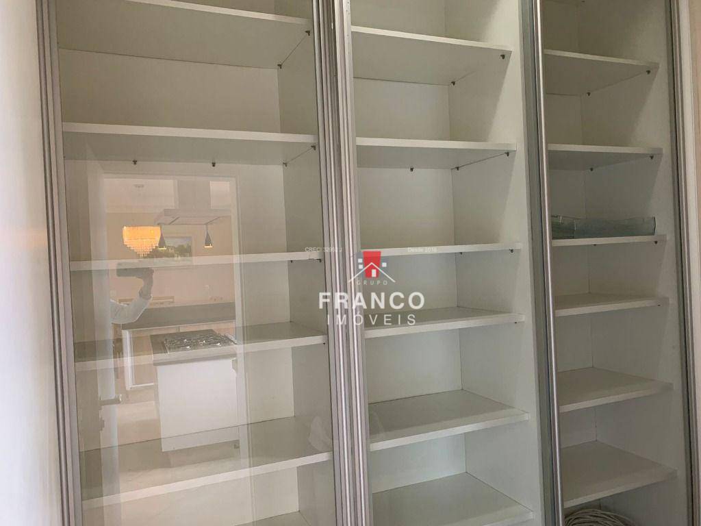 Casa de Condomínio para alugar com 4 quartos, 550m² - Foto 19