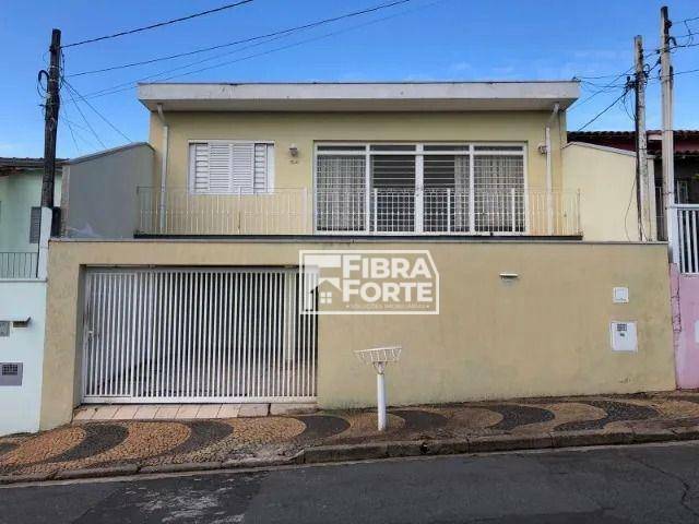 Casa à venda com 3 quartos, 210m² - Foto 1