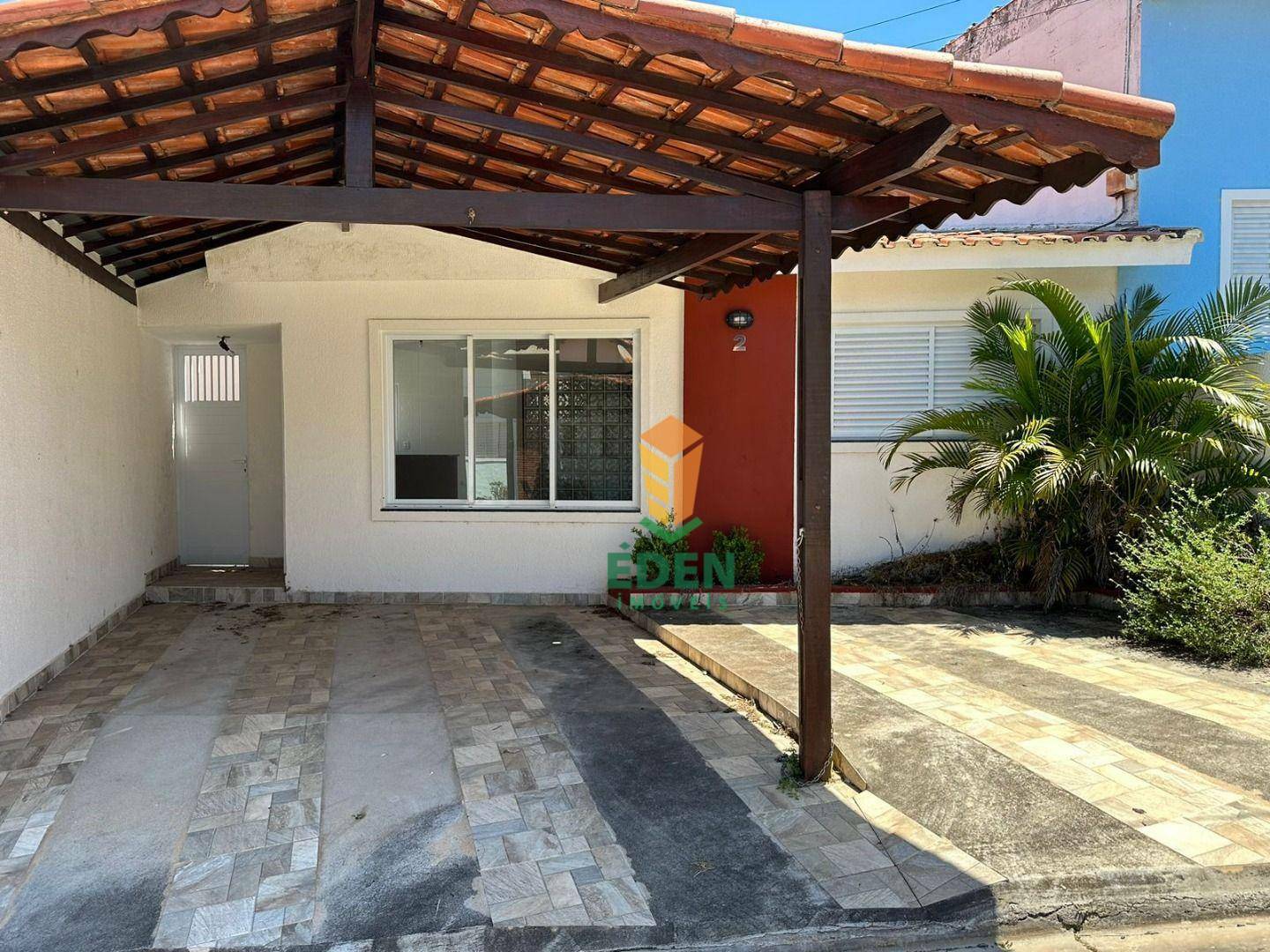 Casa à venda com 2 quartos, 55m² - Foto 1