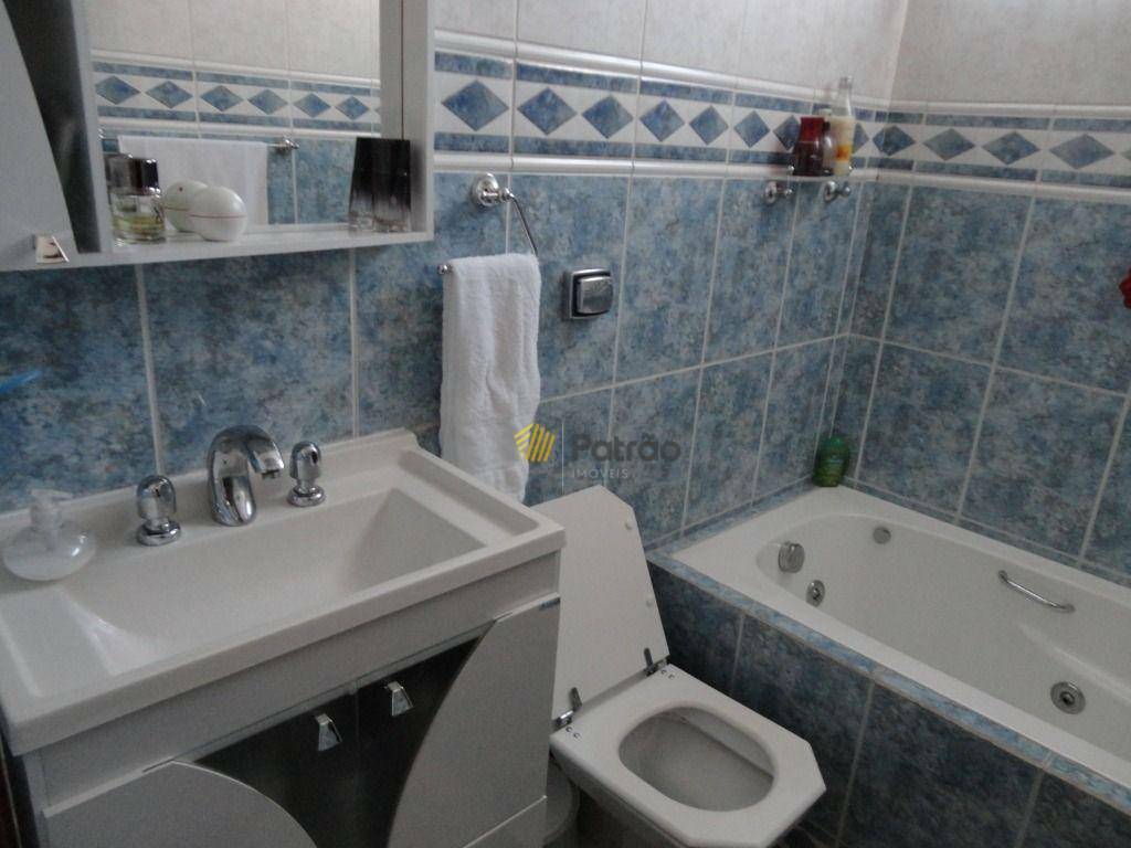 Sobrado à venda com 3 quartos, 200m² - Foto 17