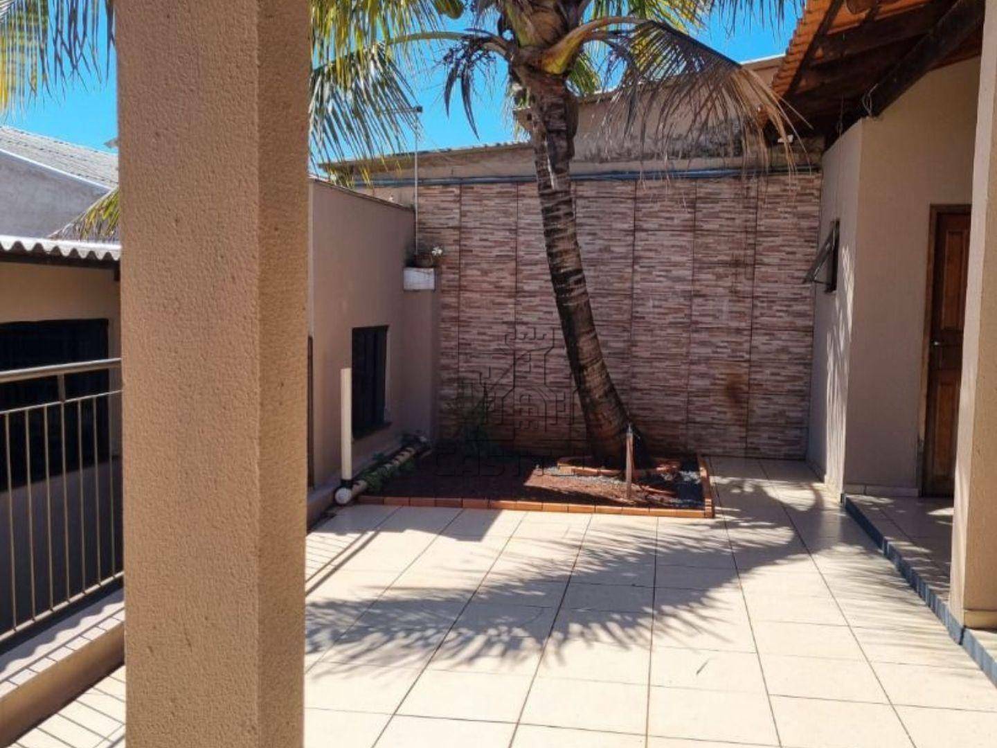 Casa à venda com 3 quartos, 117m² - Foto 1