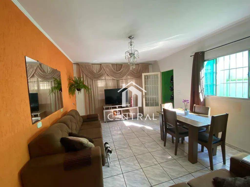 Sobrado à venda com 4 quartos, 180m² - Foto 1