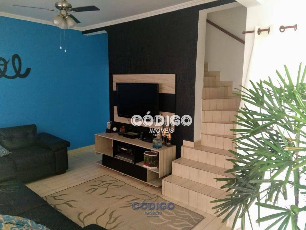 Sobrado à venda com 5 quartos, 100m² - Foto 1