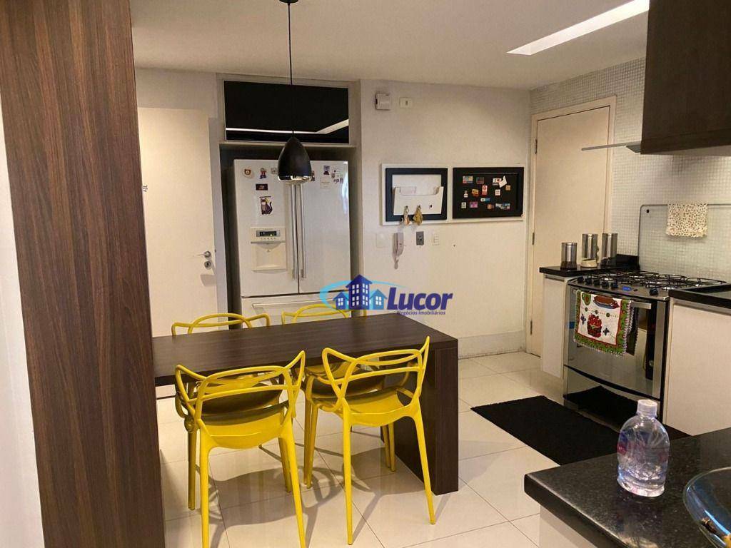 Apartamento para alugar com 4 quartos, 207m² - Foto 17