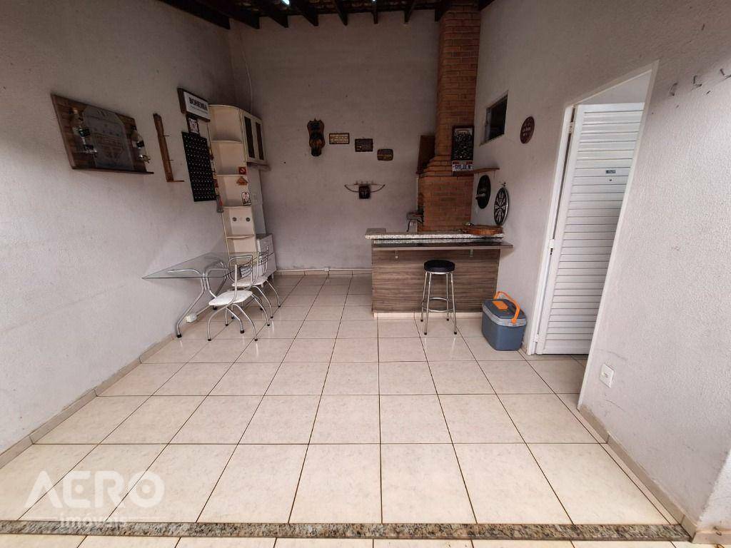 Casa à venda com 3 quartos, 145m² - Foto 11