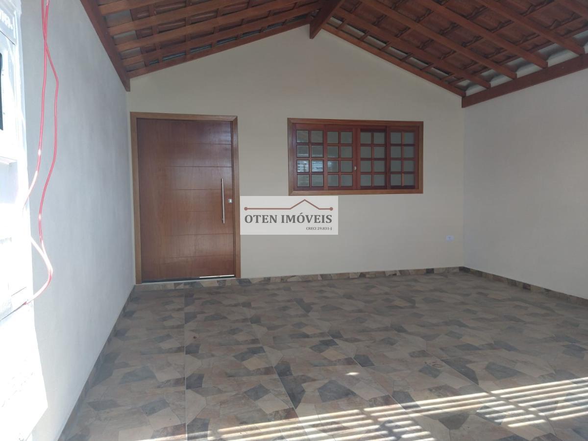 Casa à venda com 3 quartos, 120m² - Foto 1