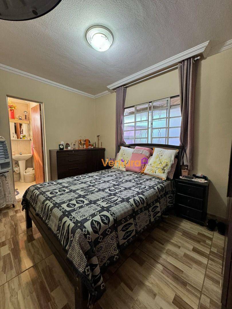 Casa à venda com 3 quartos, 230M2 - Foto 6