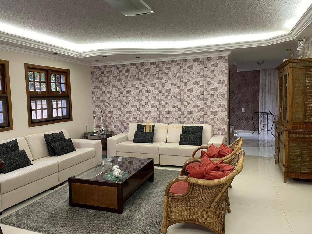 Sobrado à venda com 4 quartos, 354m² - Foto 2