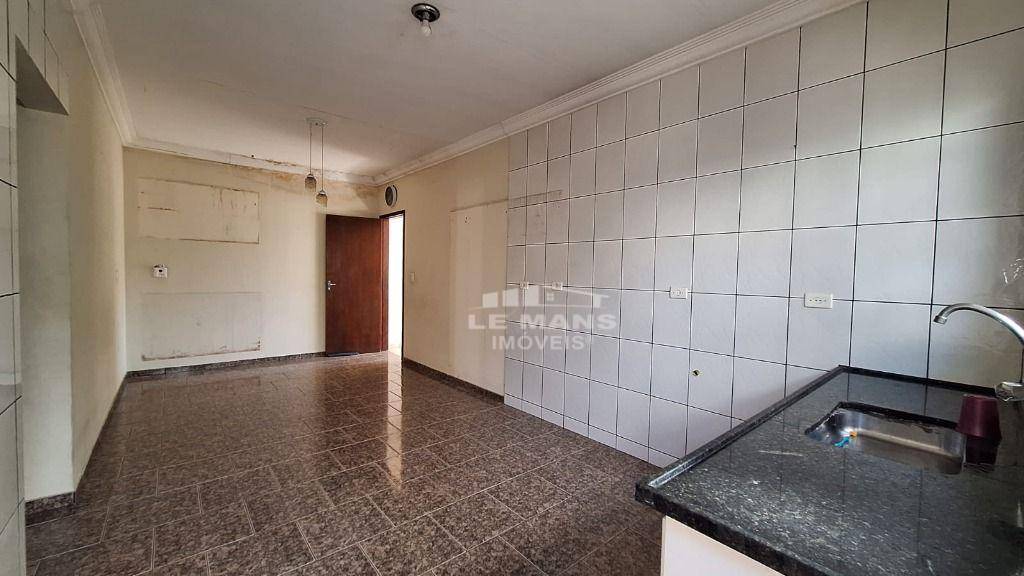 Casa à venda com 4 quartos, 120m² - Foto 13