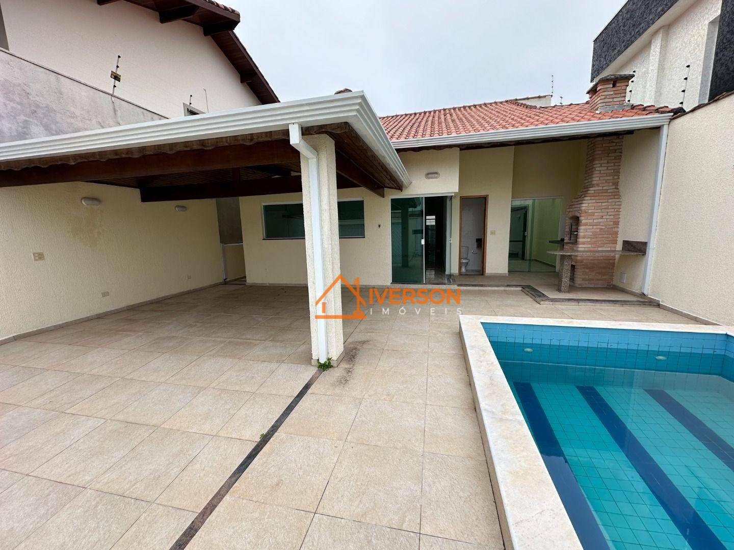 Casa à venda com 3 quartos, 140m² - Foto 1