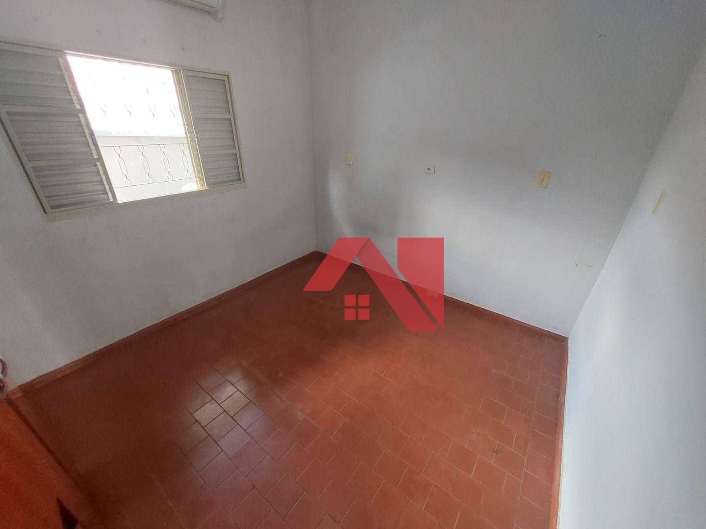 Casa para alugar com 2 quartos, 90m² - Foto 11