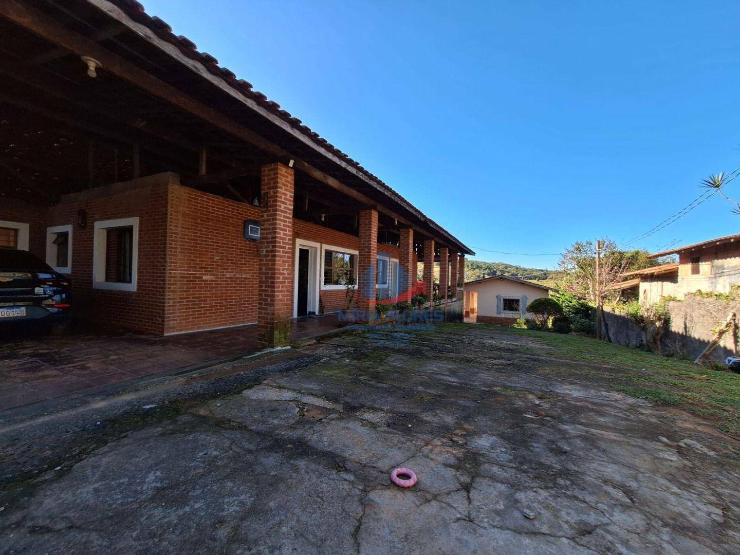 Chácara à venda com 4 quartos, 493m² - Foto 1