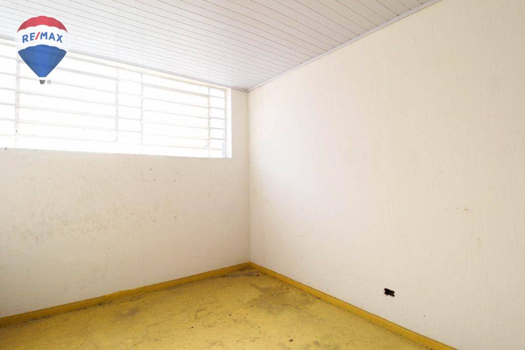 Casa para alugar com 4 quartos, 150m² - Foto 8