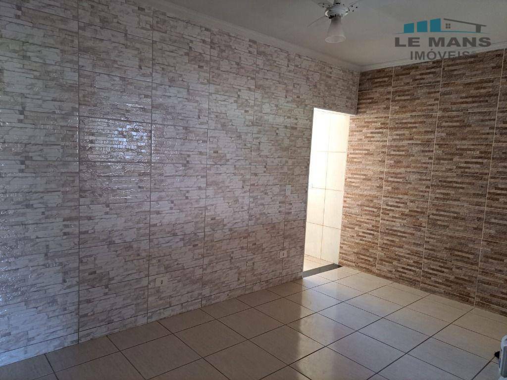 Casa à venda com 2 quartos, 80m² - Foto 3