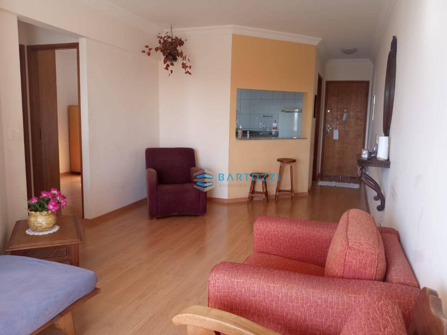 Apartamento à venda com 2 quartos, 70m² - Foto 1