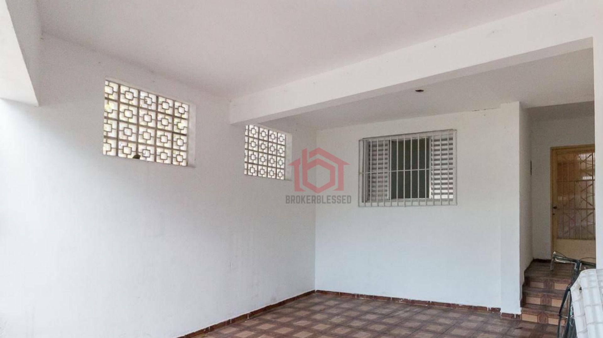 Casa à venda com 6 quartos, 200m² - Foto 1