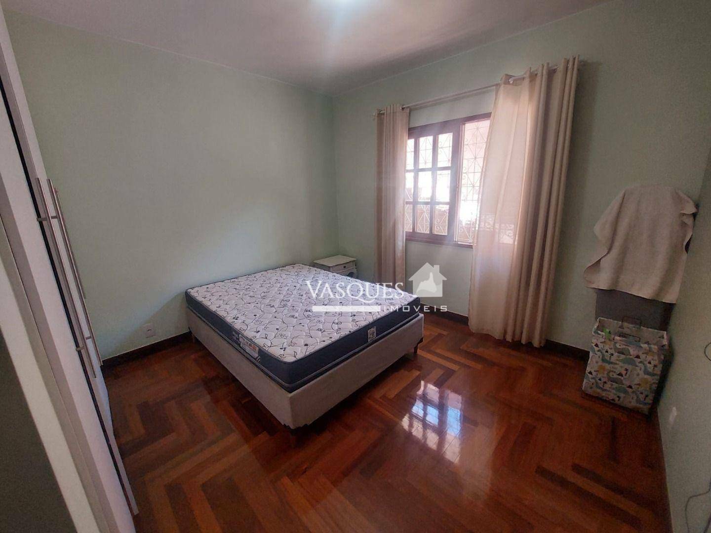 Casa à venda com 3 quartos, 234m² - Foto 10