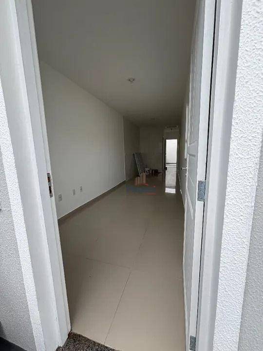 Casa à venda com 2 quartos, 50m² - Foto 6