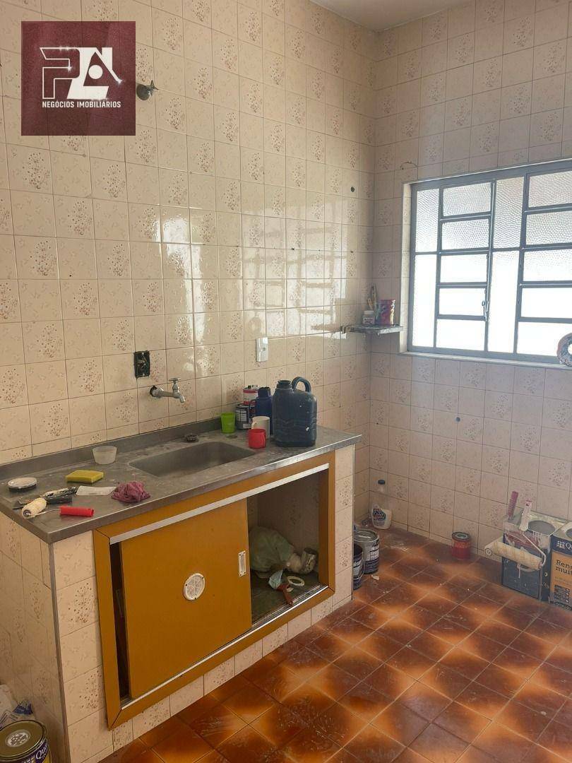 Casa à venda e aluguel com 5 quartos, 200m² - Foto 10