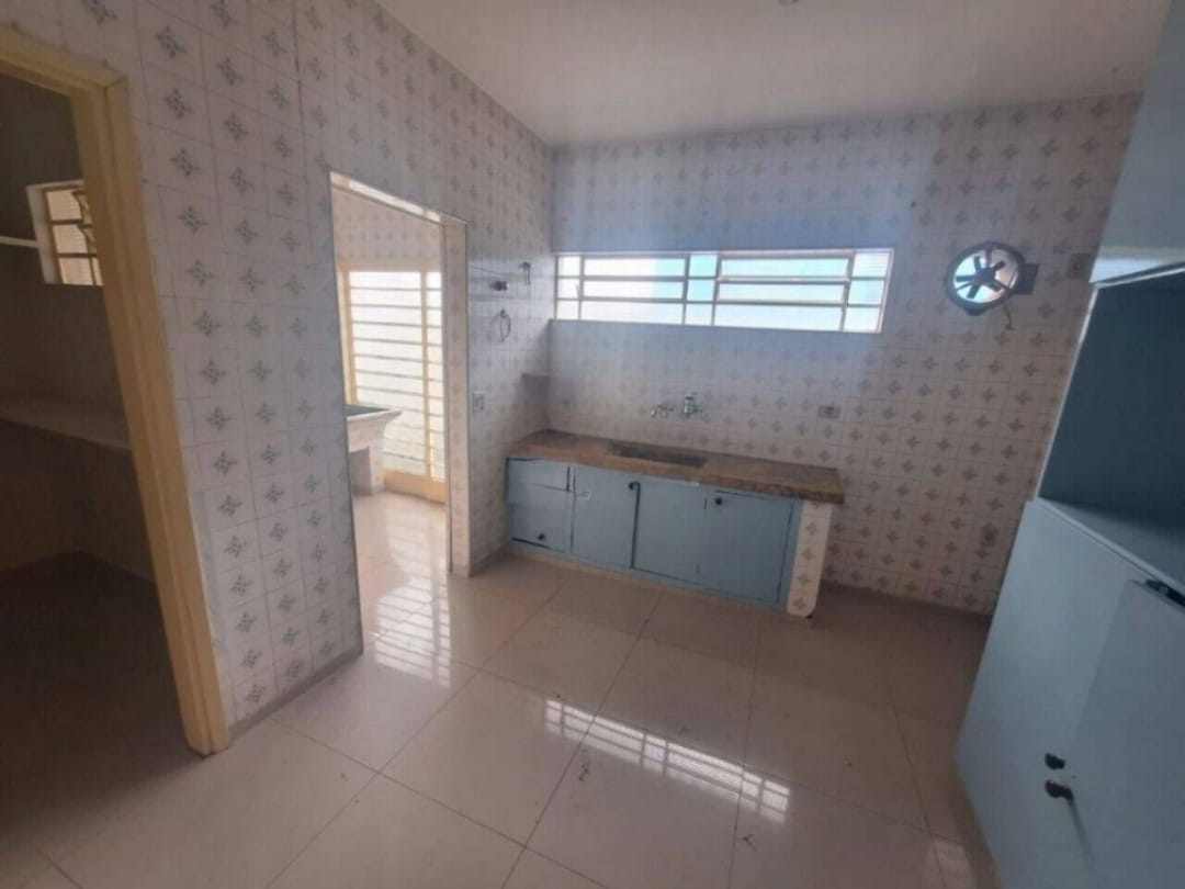 Loja-Salão para alugar com 5 quartos, 200m² - Foto 4