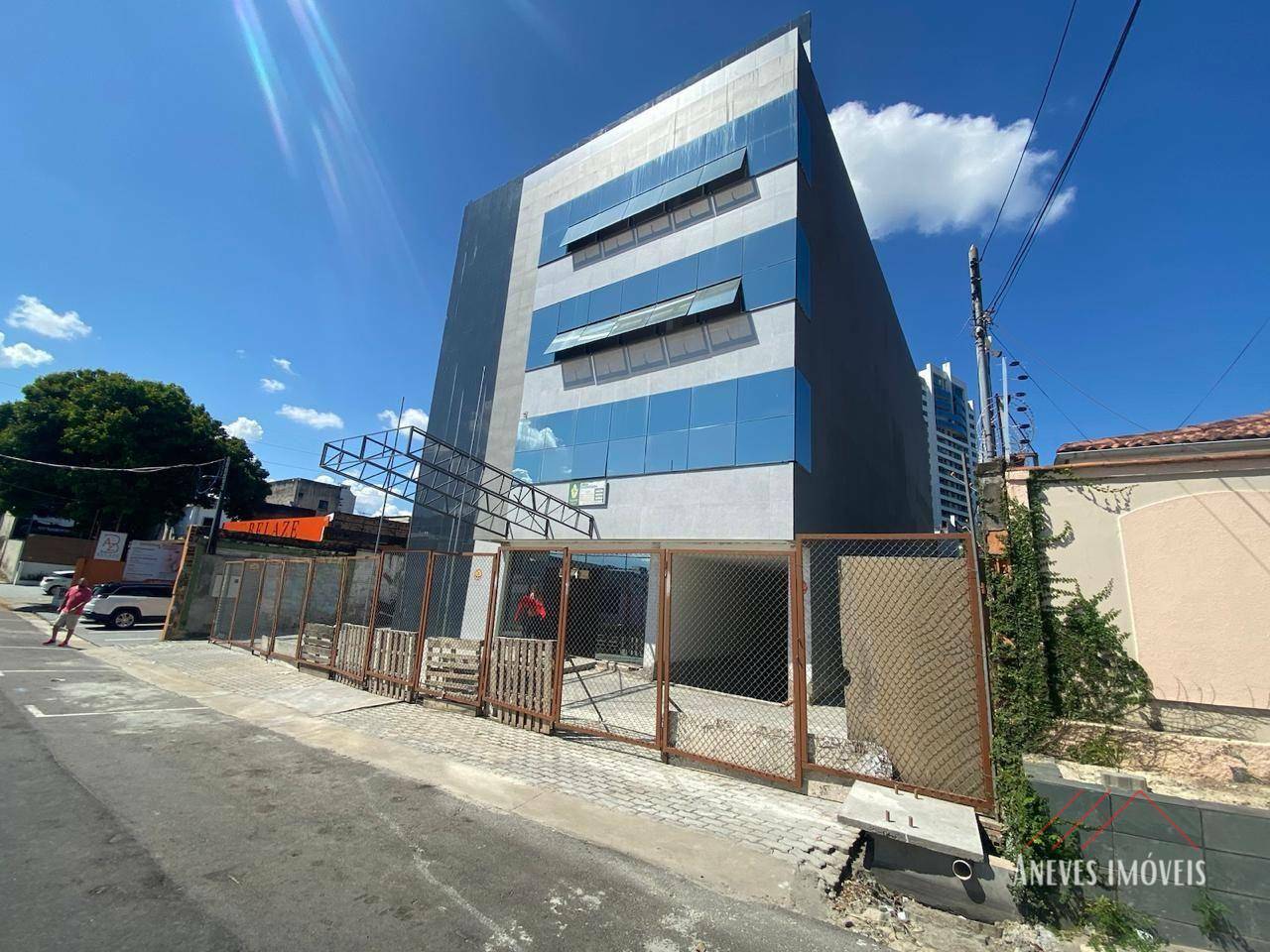 Prédio Inteiro à venda e aluguel, 1200m² - Foto 1