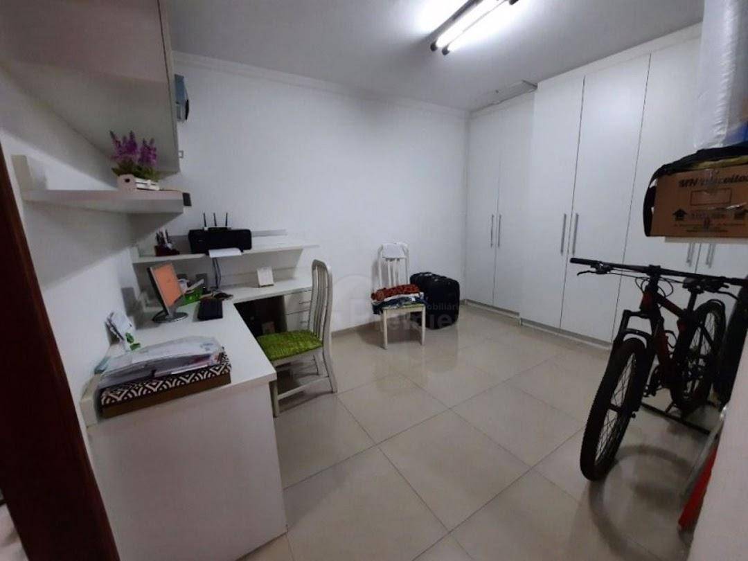 Casa à venda com 3 quartos, 229m² - Foto 35