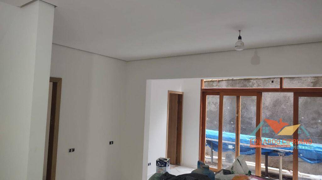 Casa à venda com 3 quartos, 140m² - Foto 4