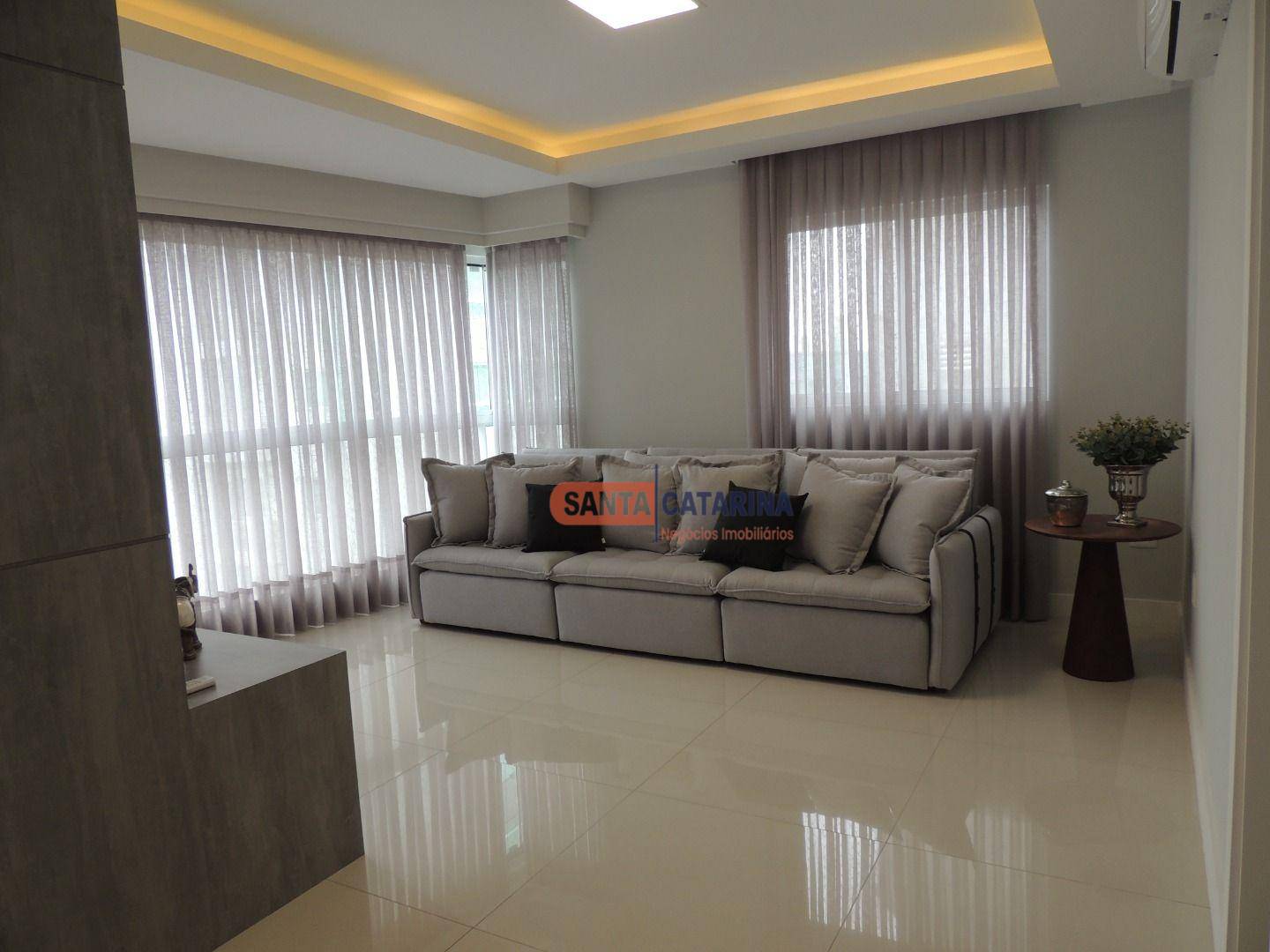 Apartamento à venda com 3 quartos, 155m² - Foto 4