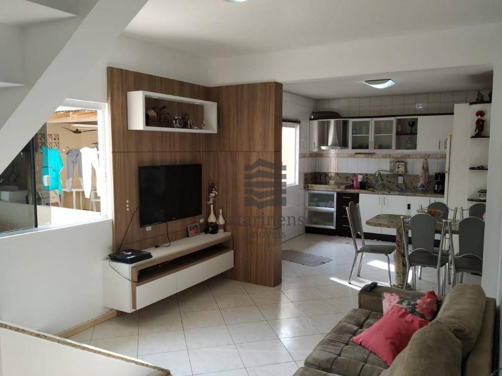 Casa à venda com 4 quartos, 220m² - Foto 7