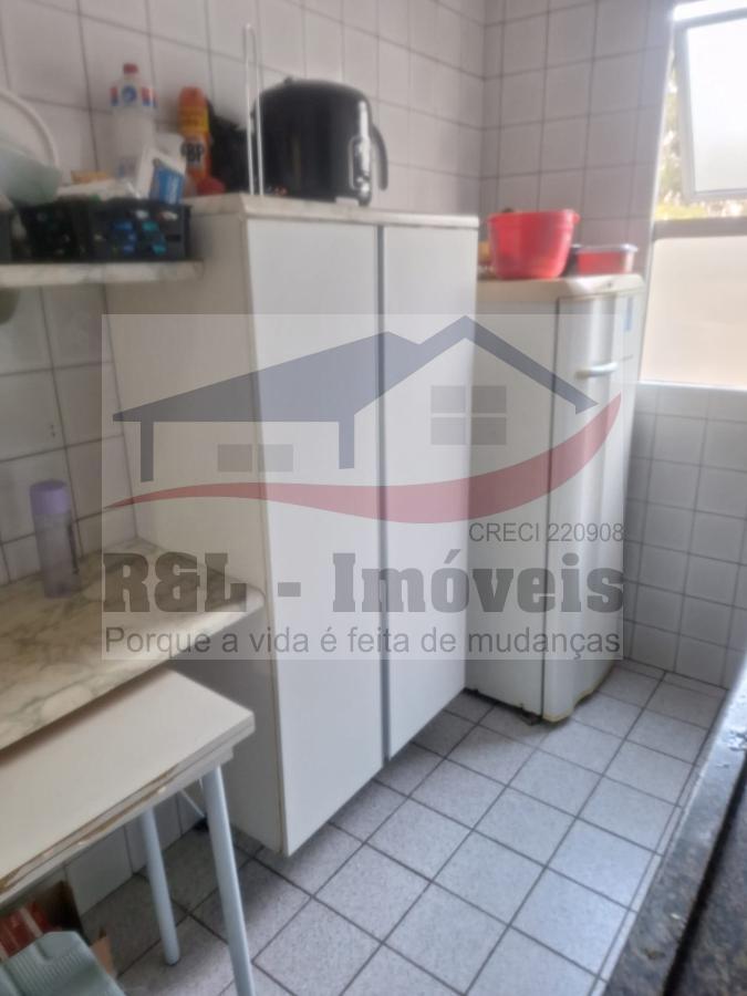 Apartamento à venda com 2 quartos, 63m² - Foto 4