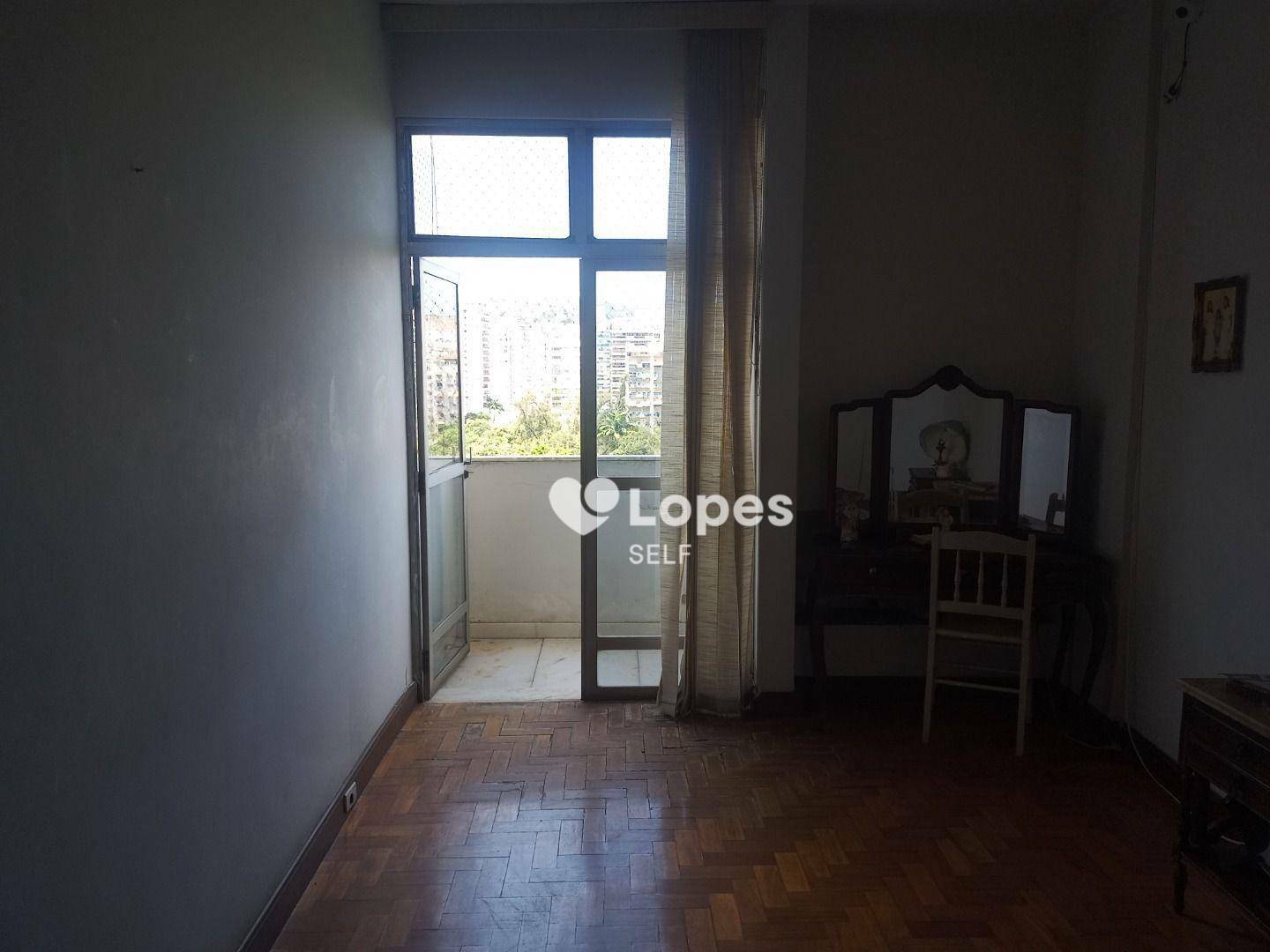 Apartamento à venda com 4 quartos, 150m² - Foto 6