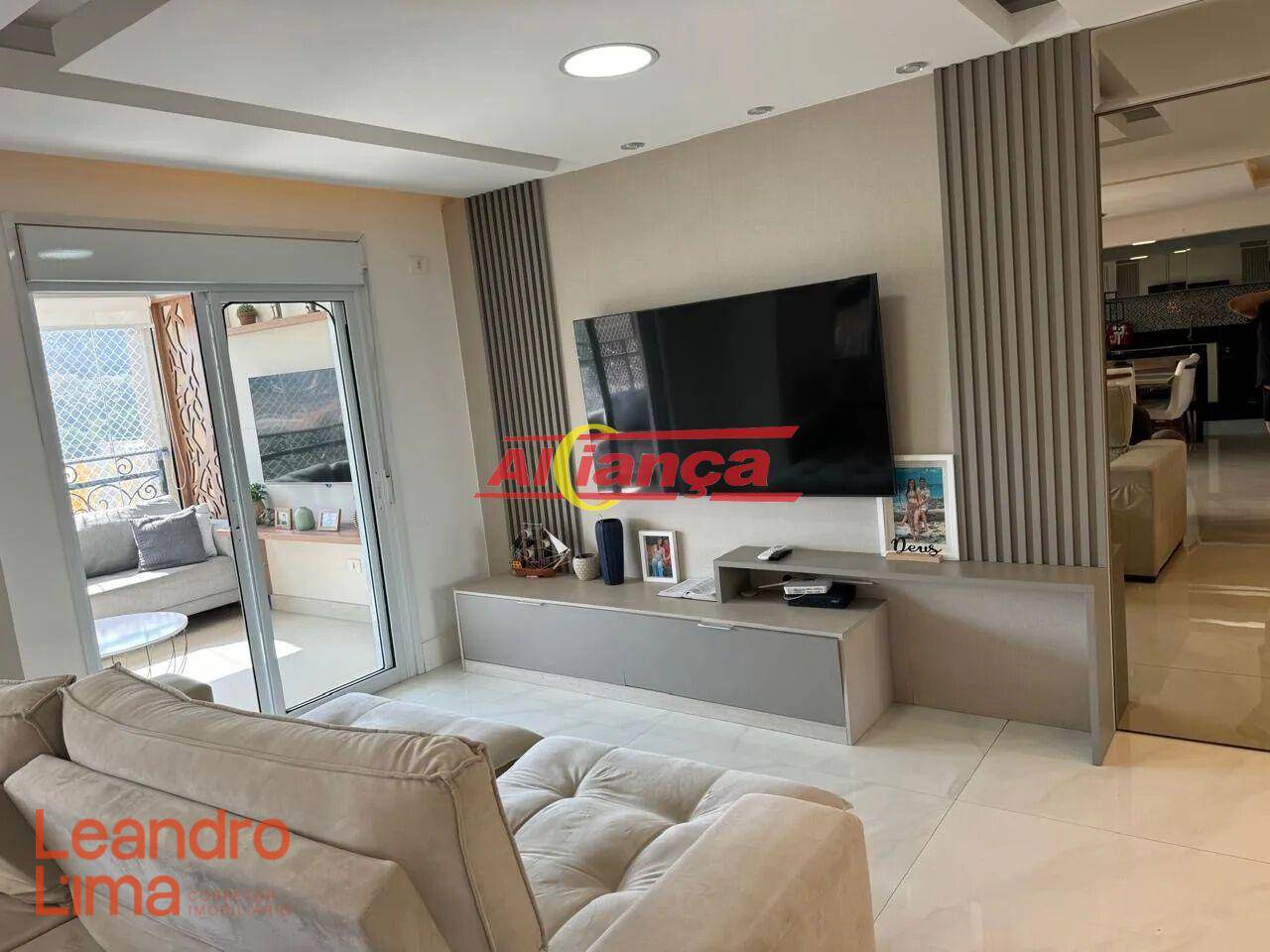 Apartamento para alugar com 3 quartos, 145m² - Foto 2