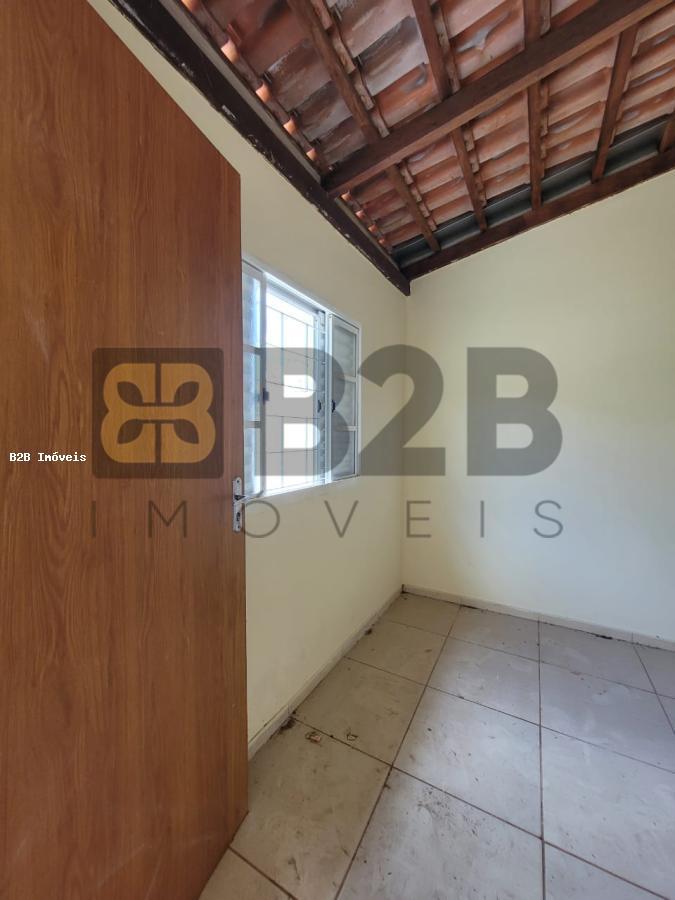 Casa à venda com 3 quartos, 70m² - Foto 4